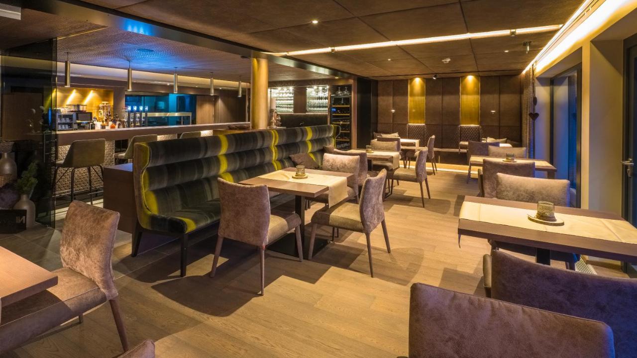 Vier Studios & Restaurant Лангенфельд Экстерьер фото