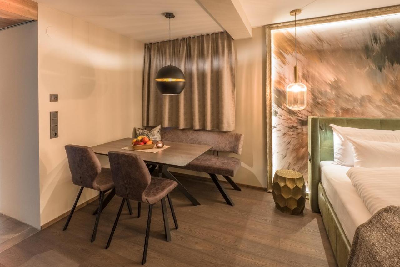 Vier Studios & Restaurant Лангенфельд Экстерьер фото
