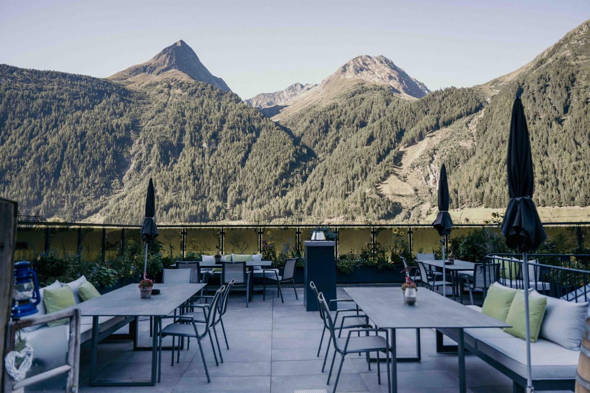 Vier Studios & Restaurant Лангенфельд Экстерьер фото